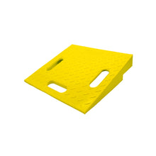 Load image into Gallery viewer, Ramp Pair, Hose Bridge Systems, 3" Lines | Diamondback | UHB2025R - UHB2025R - image 2