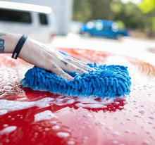 Load image into Gallery viewer, Blue Chenille Microfiber Knobby Wash Mitt with Elastic Cuff, Tagless and Lint-Free
