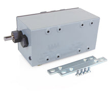 Load image into Gallery viewer, Graco Manzel® MB118 Series Lubricator - 4 Pint (1.9 Liter) Reservoir (4 Pump Stations Max), 1/4 in GBL 7500 Pump (qty 3), 118:1 drive on right hand end