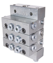 Load image into Gallery viewer, Graco Trabon® MSP Divider Valve - Stainless Steel Intermediate Base Plate - NPT