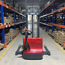 Load image into Gallery viewer, MechMaxx 2640lbs Electric Straddle Stacker, 118" Lift, Adjustable Legs &amp; Forks, F26-118SLA