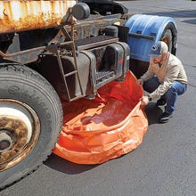 Load image into Gallery viewer, PIG Portable Spill Containment Pool Orange ext. dia. 5.92&#39; x 1.08&#39; H