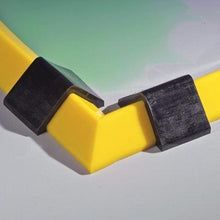 Load image into Gallery viewer, PIG® SpillBlocker® Dike 90° Corner