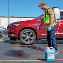 Load image into Gallery viewer, PIG™ Microbial Oil Stain Remover and Chapin® Backpack Sprayer