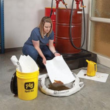 Load image into Gallery viewer, PIG® Oil-Only Spill Kit in 5-Gallon High-Visibility Economy Container