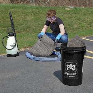 PIG® Pesticide Spill Kit in Bucket