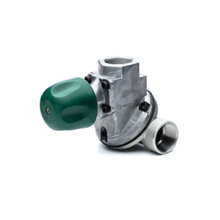Load image into Gallery viewer, Clemco 23767 3 Cubic Foot 1 1/4&quot; Pipe W/ TLR-300 Remote &amp; Manual Quantum Valve Classic Sandblast Pots