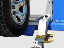 Load image into Gallery viewer, Tuxedo Lifts MSC-6KLP Mobile Single Column Lift