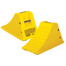 Load image into Gallery viewer, All-Terrain Heavy-Duty Wheel Chock with Flat Bottom &amp; Aluminum Cleat, 75 Ton Capacity, 36-46 in. Tires — image 5 of 8