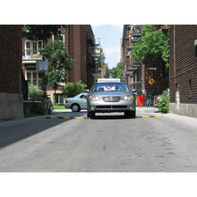 Load image into Gallery viewer, 6 ft Alley Bump Speed Bump, Black/Yellow — image 6 of 9