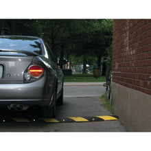 Load image into Gallery viewer, 6 ft Alley Bump Speed Bump, Black/Yellow — image 5 of 9