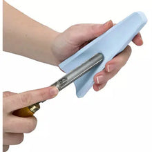 Load image into Gallery viewer, Grizzly H3103 - Curve Gouge Slipstone - 1,000 Grit