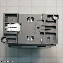 Load image into Gallery viewer, CONTACTOR SIEMENS 3BT43 220V