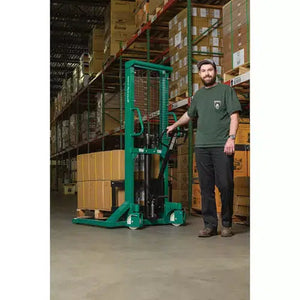 Grizzly T31643 - 2T Bear-Lift Pro Pallet Stacker