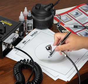 Iwata Beginner Airbrush Kit with NEO CN