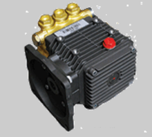 Load image into Gallery viewer, Comet Pump - LWD3020E 3.4 2000 5/8” 4.0 3400 15mm Triplex Plunger Replacement Pressure Washer Pump